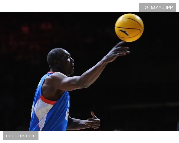 奥拉朱旺梦幻中锋传奇再现：昔日王者引领新一代内线崛起