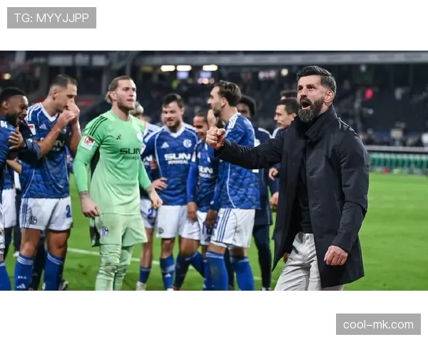 沙尔克进攻数据分析:球队如何重振火力,迎来表现亮眼的转机 沙尔克进攻数据分析:球队如何重振火力,迎来表现亮眼的转机